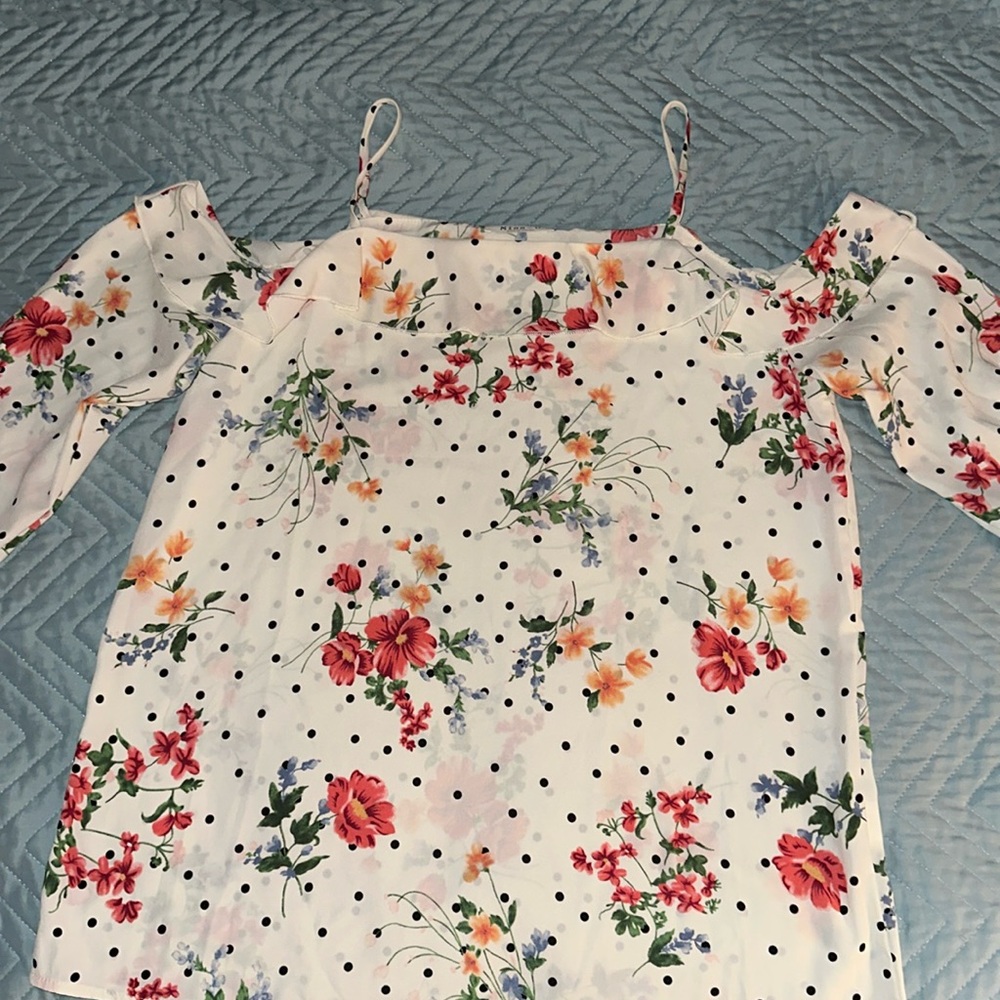 Women’s Cream Floral Off the Shoulder/On the Shoulder Ruffled Blouse Size 2